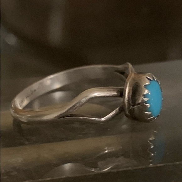 Genuine Turquoise Ring - Picture 2 of 8